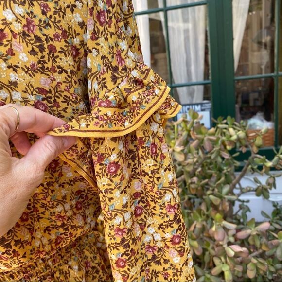 Max Studio Crepe 3/4 Sleeve Tie Front Blouse size small - Picture 6 of 13